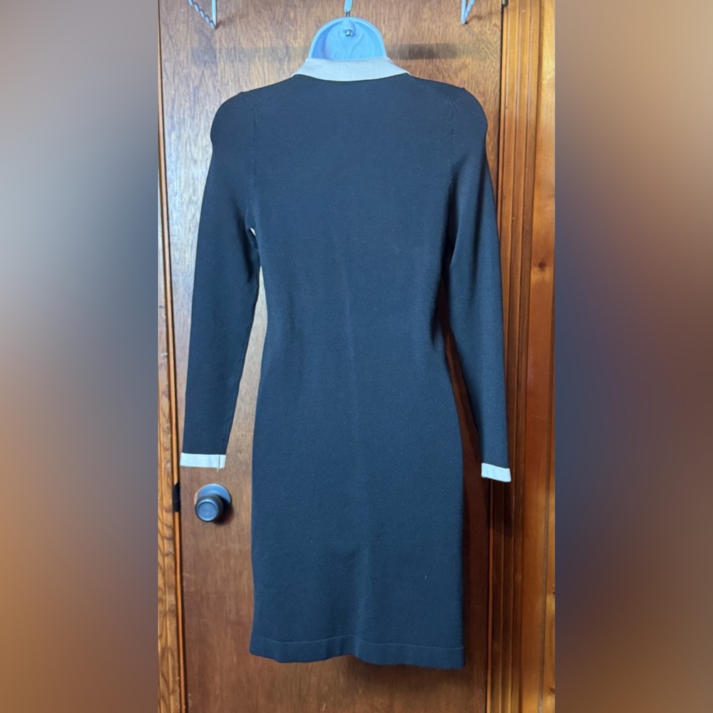 Ann Taylor Black and Blue Knit Top‎ - XSP - Picture 4 of 5